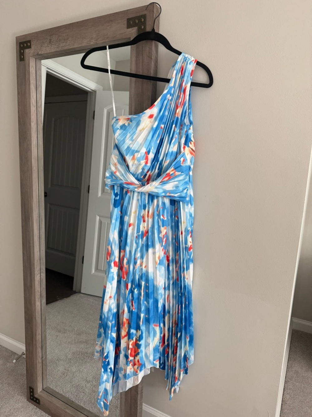 One-Shoulder Blue Floral Pleated Dress